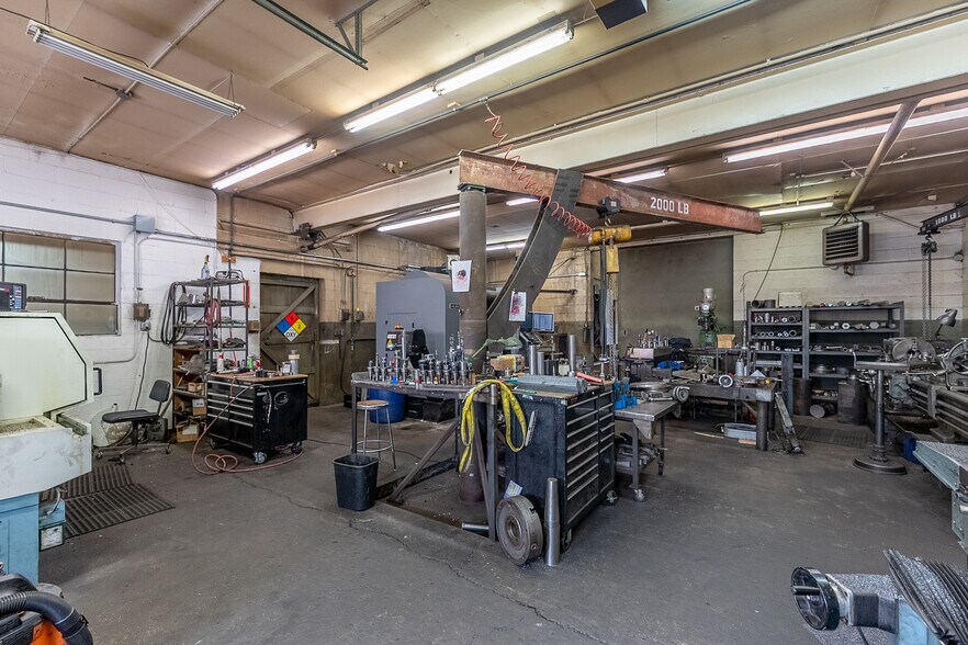 More Photos Of 612 W 3rd Ave, Moses Lake Industrial For Sale