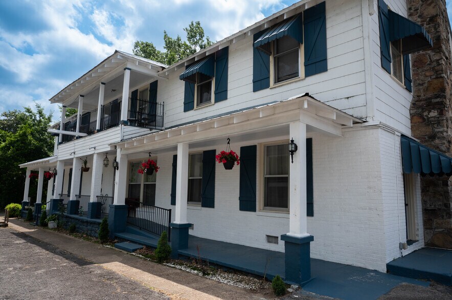 More Photos Of 201 E Main, Heber Springs Hotel For Sale