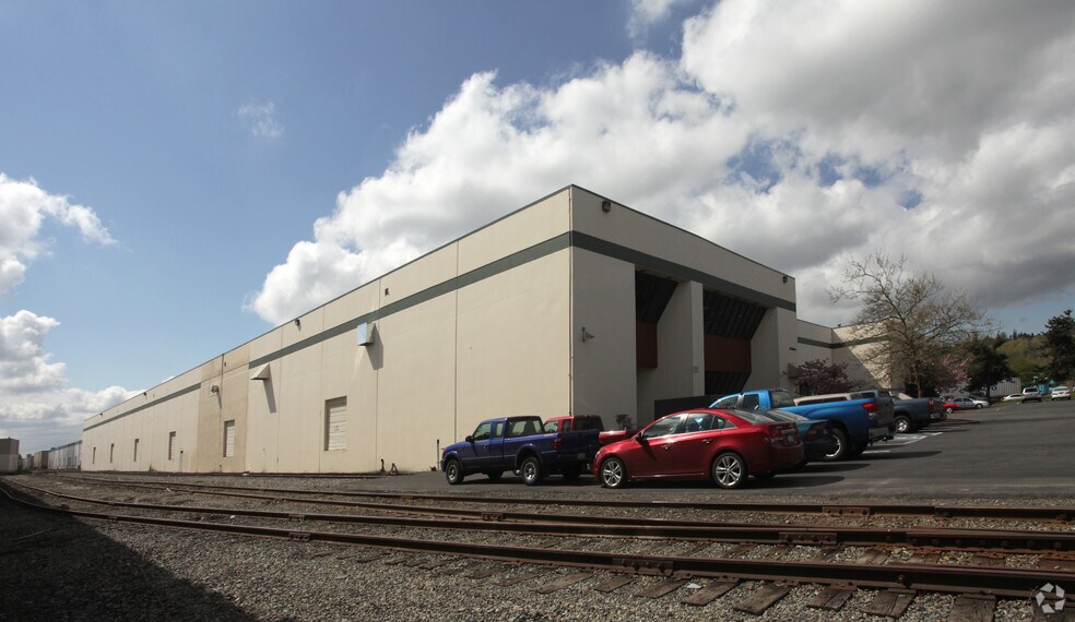 More Photos Of 1020-1040 Andover Park W, Tukwila Warehouse For Lease