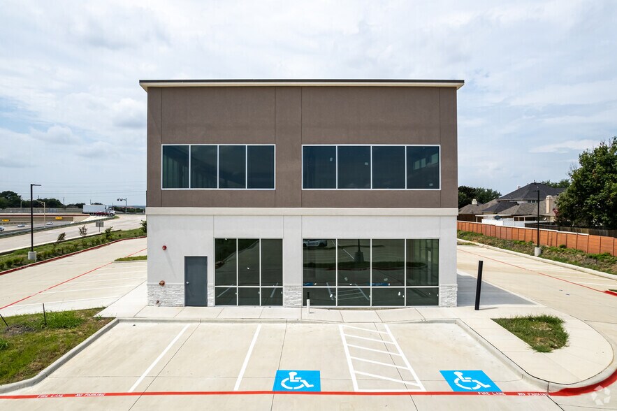 More Photos Of 1601 E Trinity Mills Rd, Carrollton Storefront Retail Office For Lease