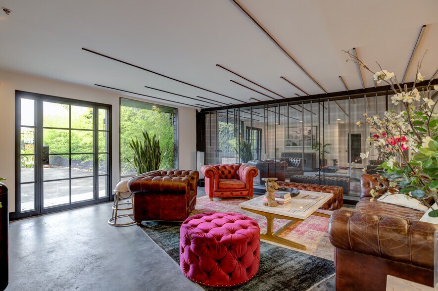 More Photos Of 710 Seward St, Los Angeles Loft Creative Space For Lease