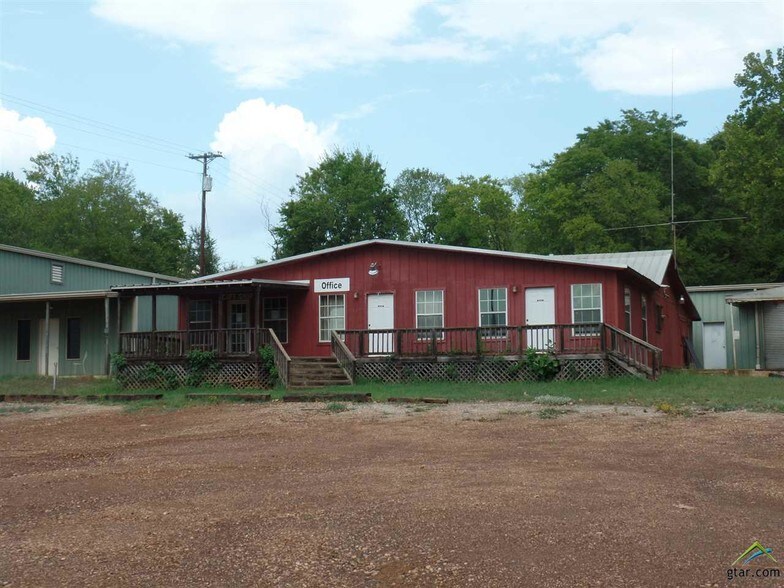 More Photos Of 1975 County Road 1605, Rusk Manufacturing For Sale