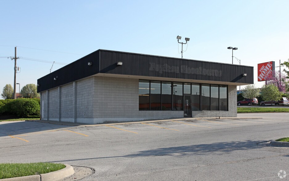 More Photos Of 4707 E Bannister Rd, Kansas City Freestanding For Lease