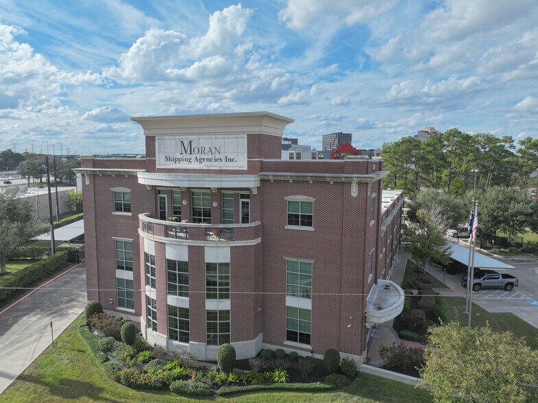 More Photos Of 16651 Ronan Rd, Houston Office For Sale