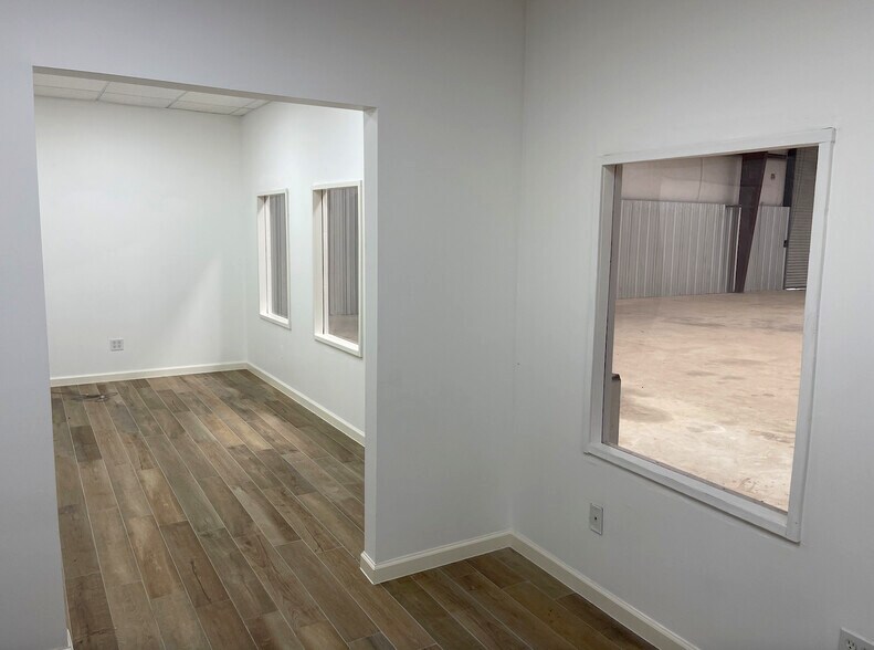 More Photos Of 3941 FM 521 (Almeda) Rd, Fresno Warehouse For Sale