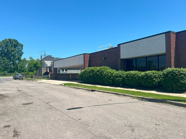 More Photos Of 60 Southfield Rd, Ecorse Bank For Sale