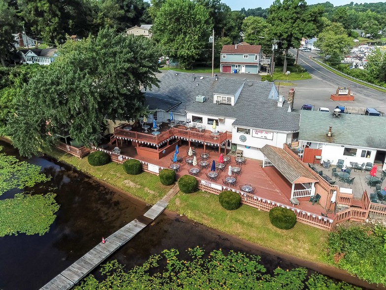 More Photos Of 141 Congamond Rd, Southwick Restaurant For Lease