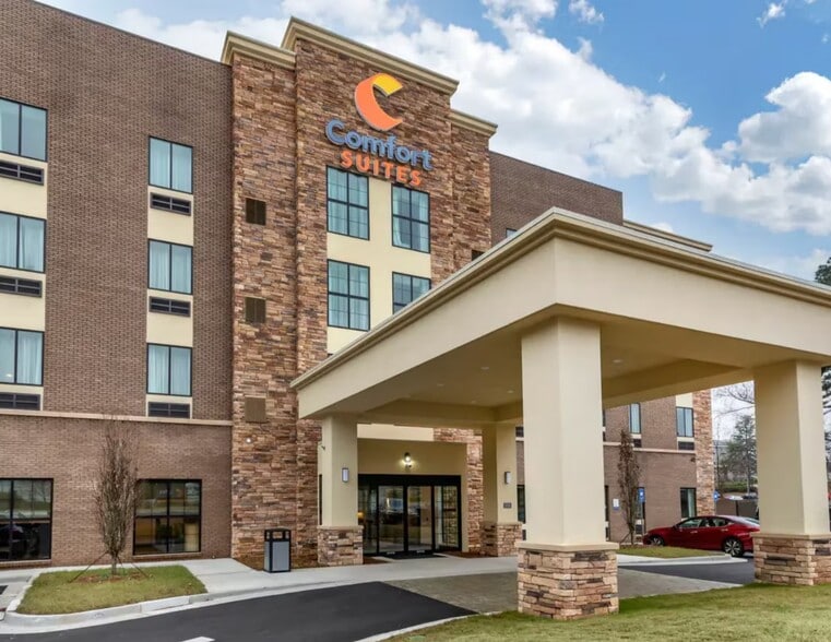 Primary Photo Of 45 Bledsoe Rd, Newnan Hotel For Sale