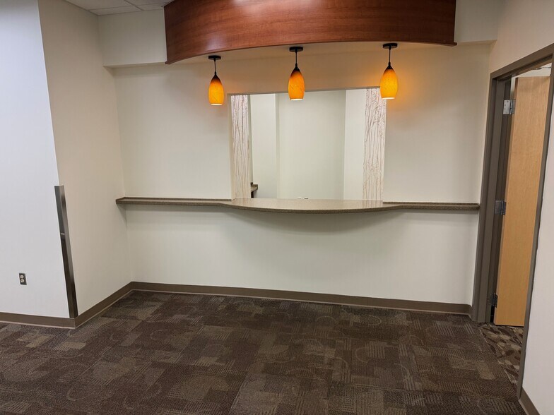 More Photos Of 4015 Lake Otis Pky, Anchorage Office For Lease