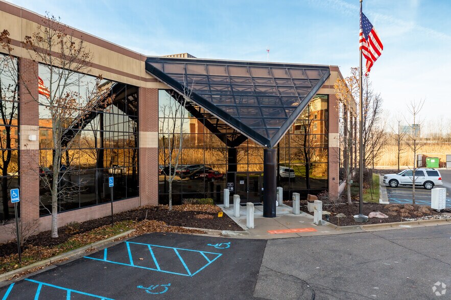 More Photos Of 25900 W 11 Mile Rd, Southfield Office For Sale