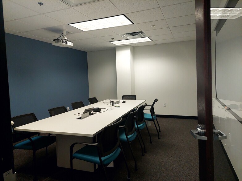 More Photos Of 300 Trade Center, Woburn Office For Lease