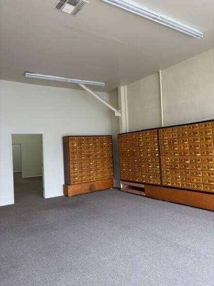 More Photos Of 327 S Western Ave, Los Angeles Storefront For Lease