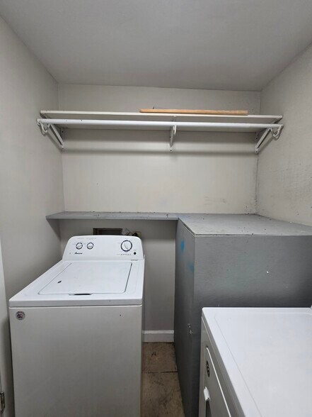 More Photos Of 555 N DuPont Ave, Madison Apartments For Sale
