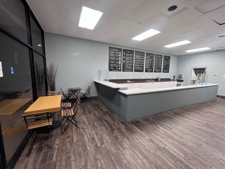 More Photos Of 15355 Sherman Way, Van Nuys Unknown For Lease