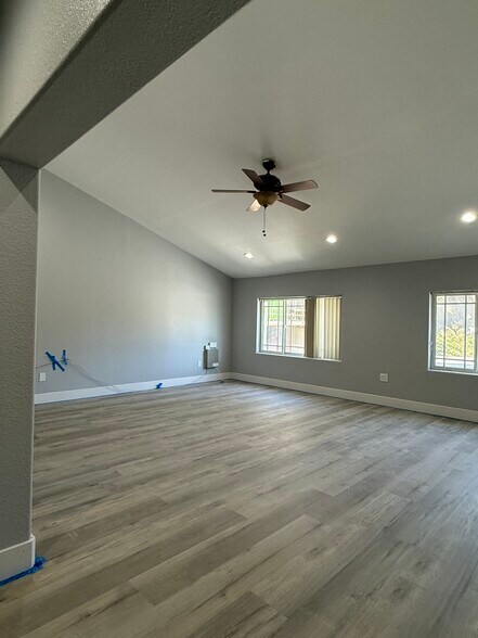 More Photos Of 842 S 1st St, San Jose Storefront For Lease