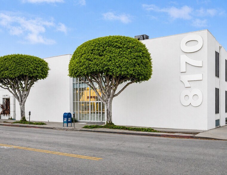 More Photos Of 8170 Beverly Blvd, Los Angeles Office For Lease