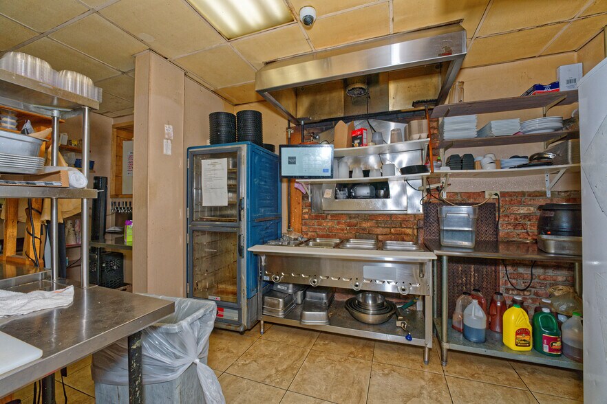 More Photos Of 671 Mariaville Rd, Schenectady Garden Center For Sale