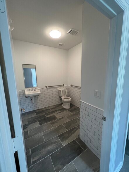 More Photos Of 2743 Smith Ranch Rd, Pearland Loft Creative Space For Sale