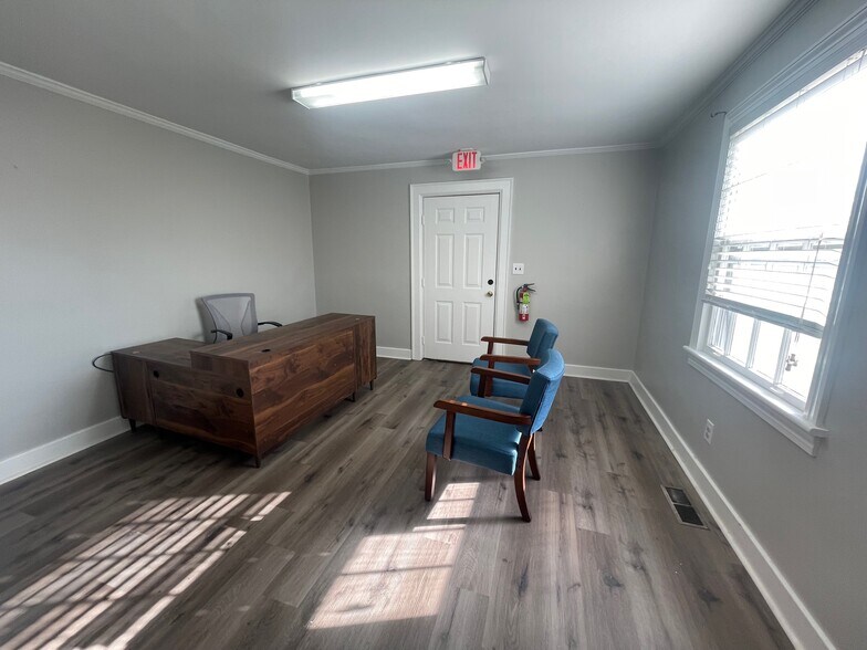 More Photos Of 109 Tucker St, Jackson Office For Sale