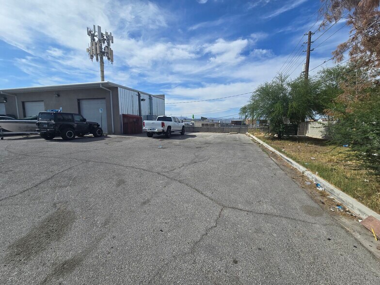 More Photos Of 1498 N Nellis Blvd, Las Vegas General Retail For Lease