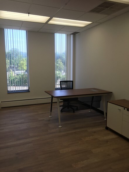 More Photos Of 27 Bleeker St, Millburn Office For Lease