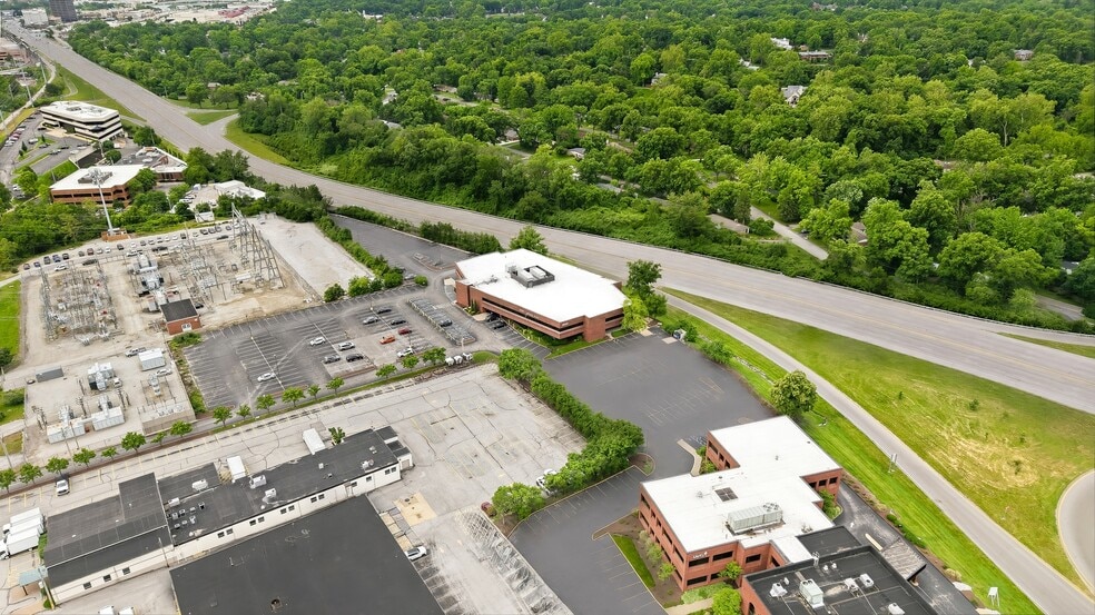 More Photos Of 8888 Ladue Rd, Ladue Medical For Lease