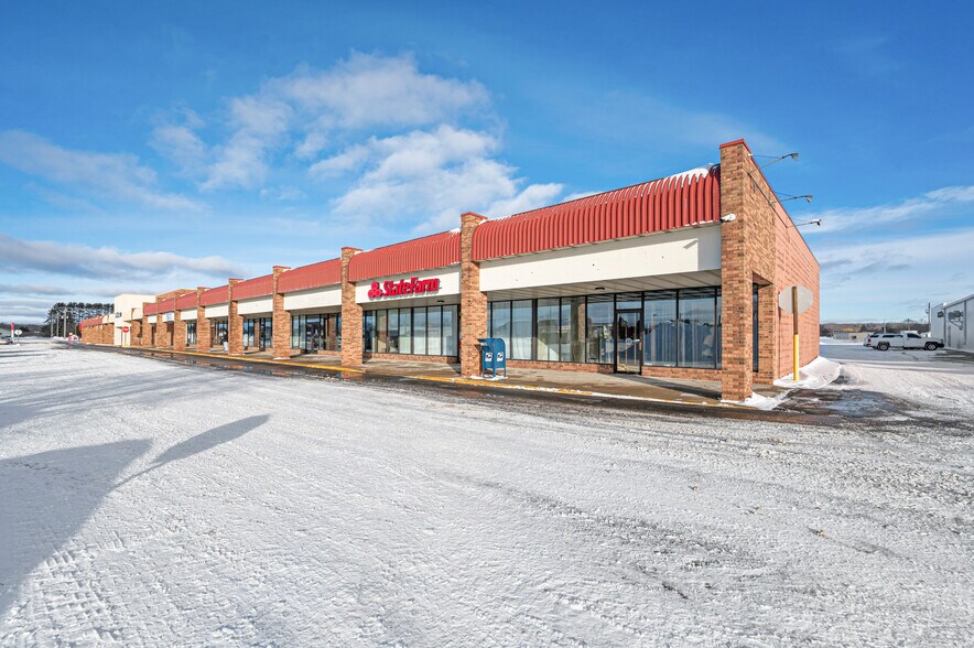 Primary Photo Of 1508-1574 N Mitchell St, Cadillac General Retail For Sale