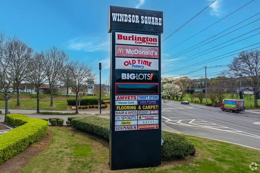 More Photos Of 109-297 N Seven Oaks Dr, Knoxville Freestanding For Lease