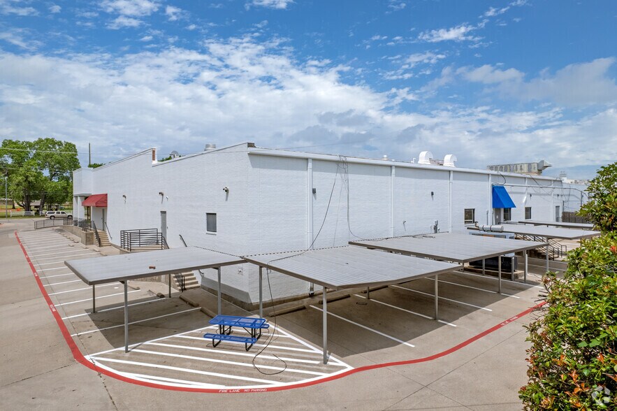More Photos Of 1600 Central Dr, Bedford Medical For Lease