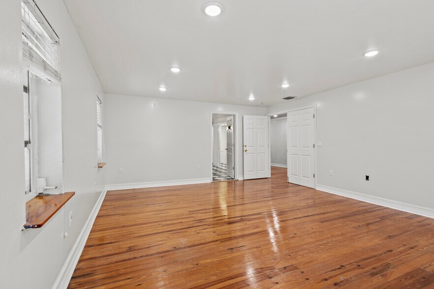 More Photos Of 108 N Depot Dr, Fort Pierce Office Residential For Lease