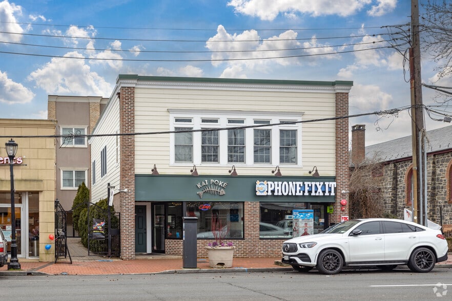 More Photos Of 328 Main St, Huntington Storefront Retail Office For Lease