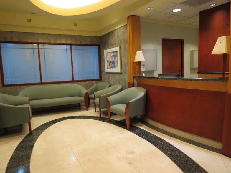 More Photos Of 2550 S Douglas Rd, Coral Gables Medical For Lease