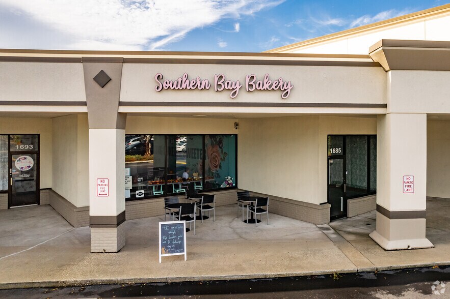 More Photos Of 1653-1757 Main St, Dunedin Unknown For Lease