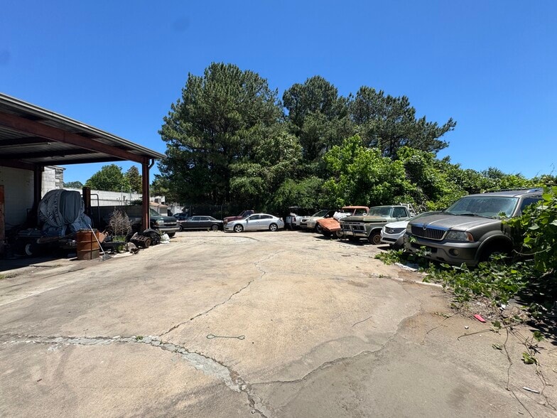 More Photos Of 4050 Lawrenceville Hwy NW, Lilburn Auto Repair For Sale
