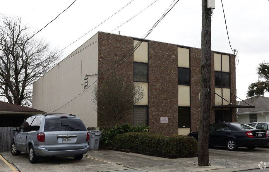More Photos Of 2713 Athania Pky, Metairie Office For Sale