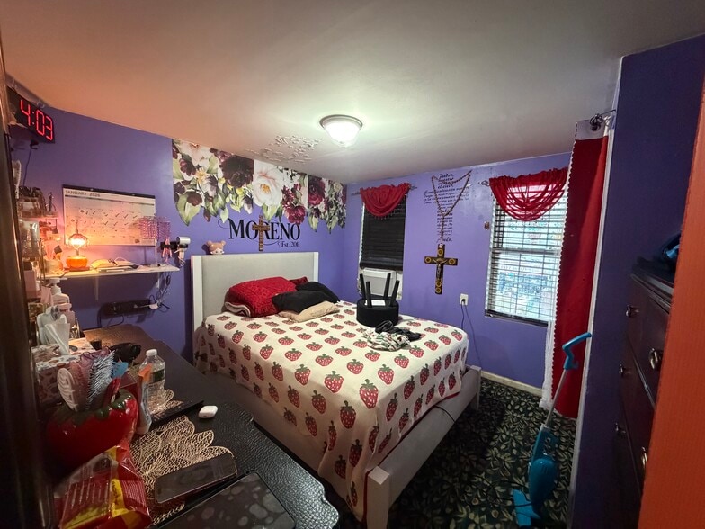 More Photos Of 4810 69th St, Woodside Storefront Retail Residential For Sale