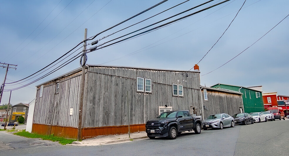 More Photos Of 309 Main St, Laurel Freestanding For Sale