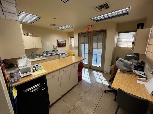 More Photos Of 8406 E Shea Blvd, Scottsdale Medical For Sale