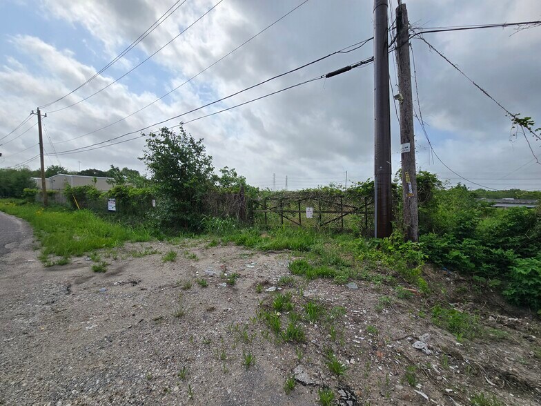 More Photos Of 8006 Hall Rd, Houston Land For Lease