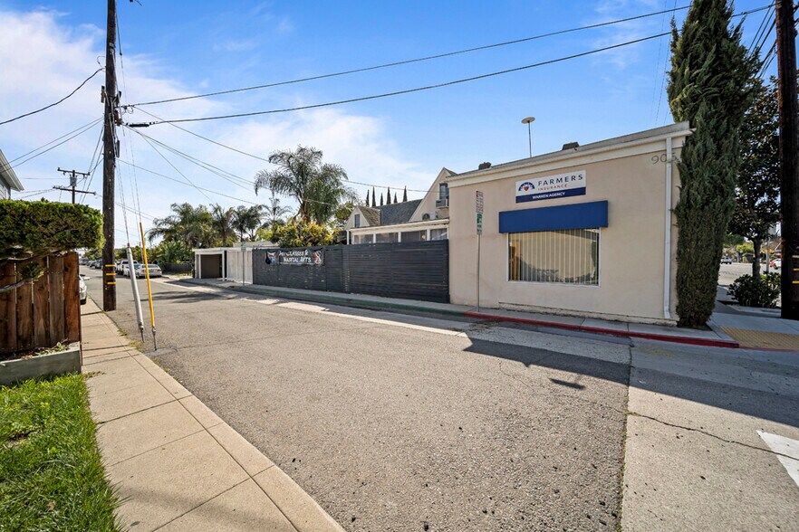 More Photos Of 906 E Commonwealth Ave, Fullerton Storefront For Sale