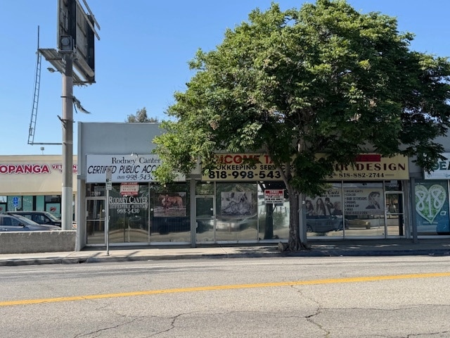 More Photos Of 21901-21909 Devonshire St, Chatsworth Storefront For Lease