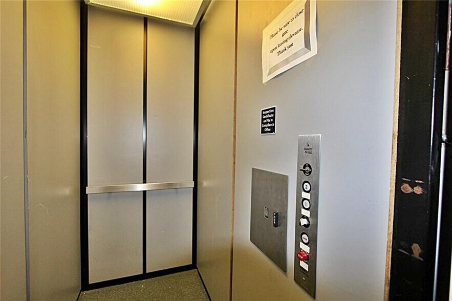 More Photos Of 131 Orchard Park Rd, West Seneca Office For Sale