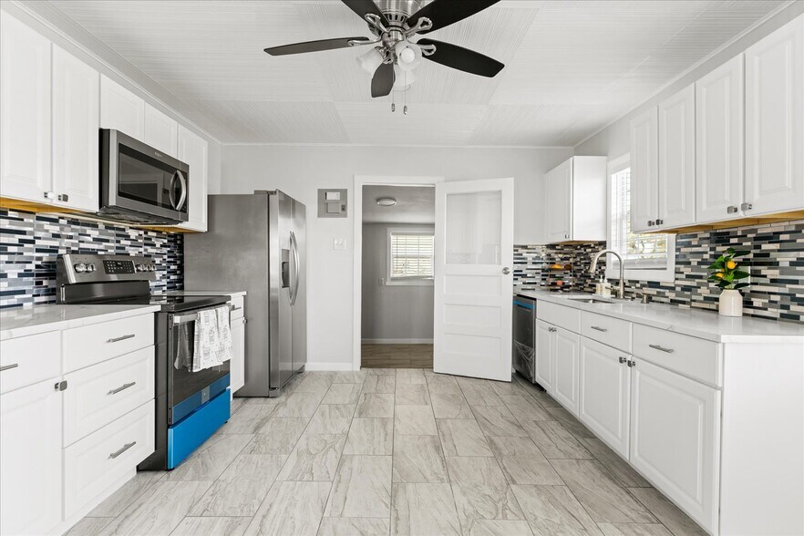 More Photos Of 115 Byers Dr, Port O Connor Trailer Camper Park For Sale