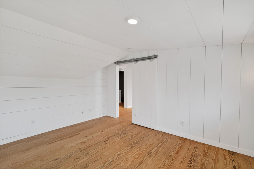 More Photos Of 208 St Marys St, Raleigh Loft Creative Space For Sale