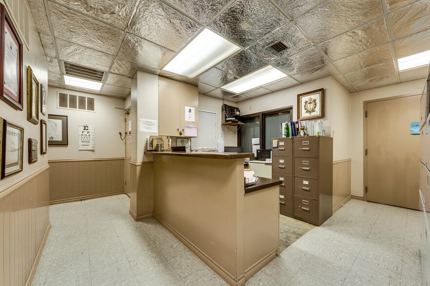 More Photos Of 8345 Walnut Hill Ln, Dallas Medical For Sale