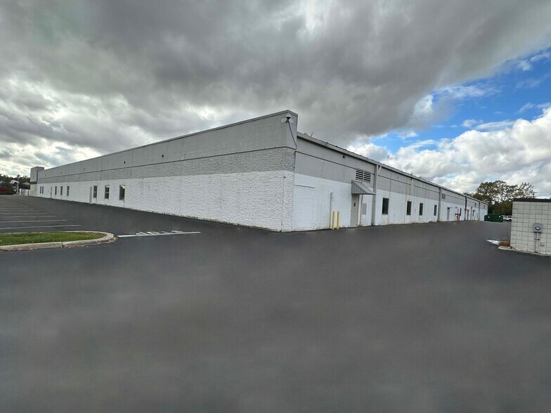 More Photos Of 1180 Jefferson Rd, Rochester Unknown For Lease