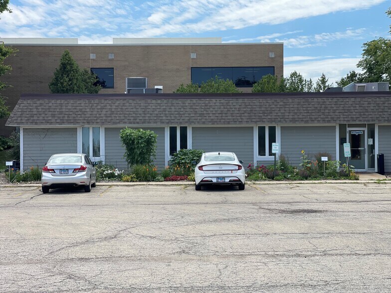 More Photos Of 545 S Randall Rd, St Charles Office For Lease