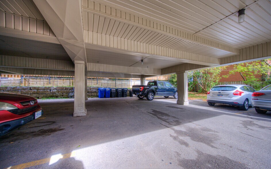 More Photos Of 172 Regina St N, Waterloo Apartments For Sale