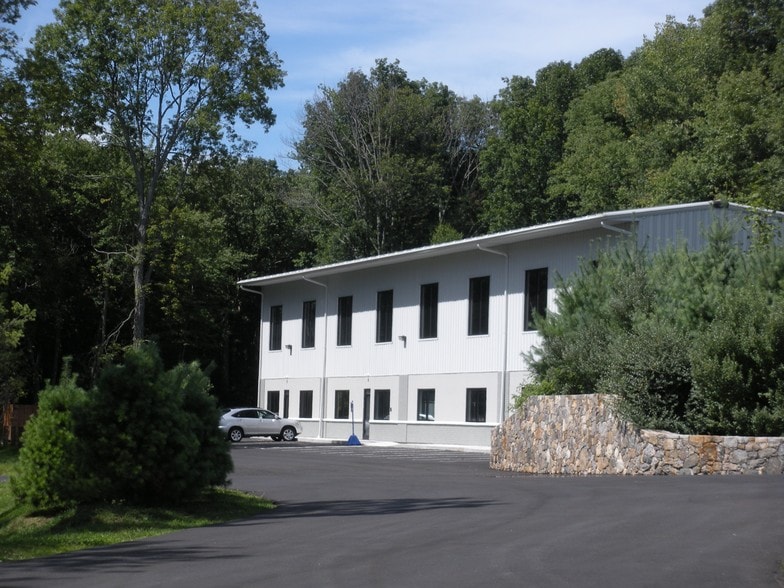 More Photos Of 106 Willenbrock Rd, Oxford Light Manufacturing For Sale