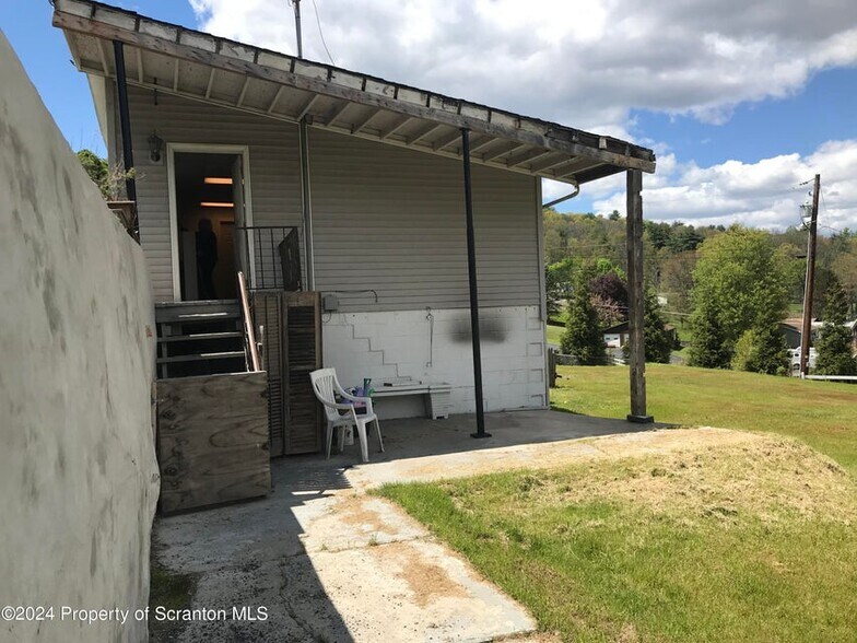 More Photos Of 823 SR 307, Lake Winola Freestanding For Sale